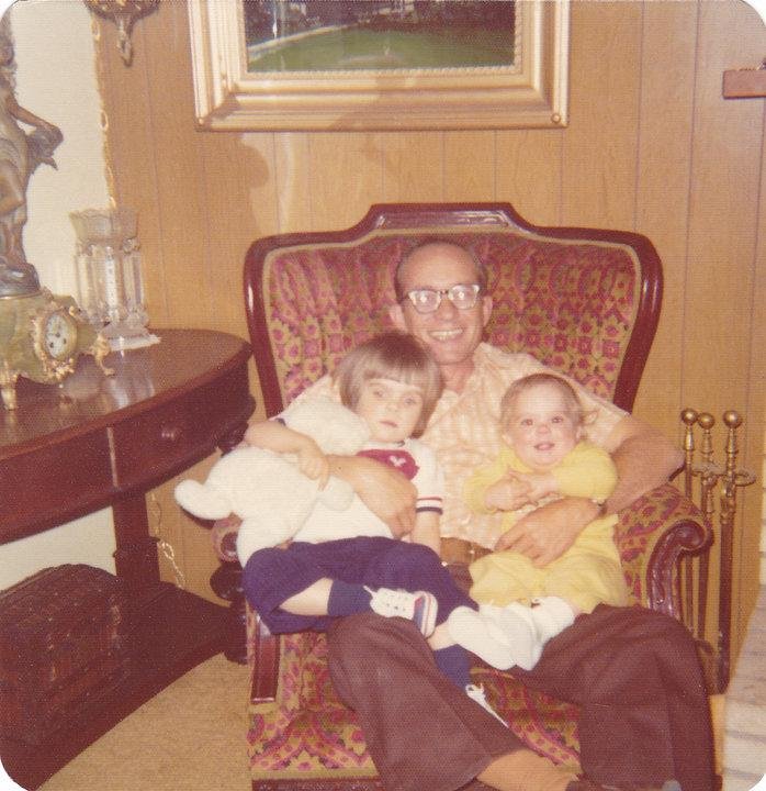 Cal, this is probably one of my favorite 'Old Family Pics'...........also have some that your Dad took of our family at Christmas when we lived in Huntington Park that are pretty good....maybe I should find them and post so