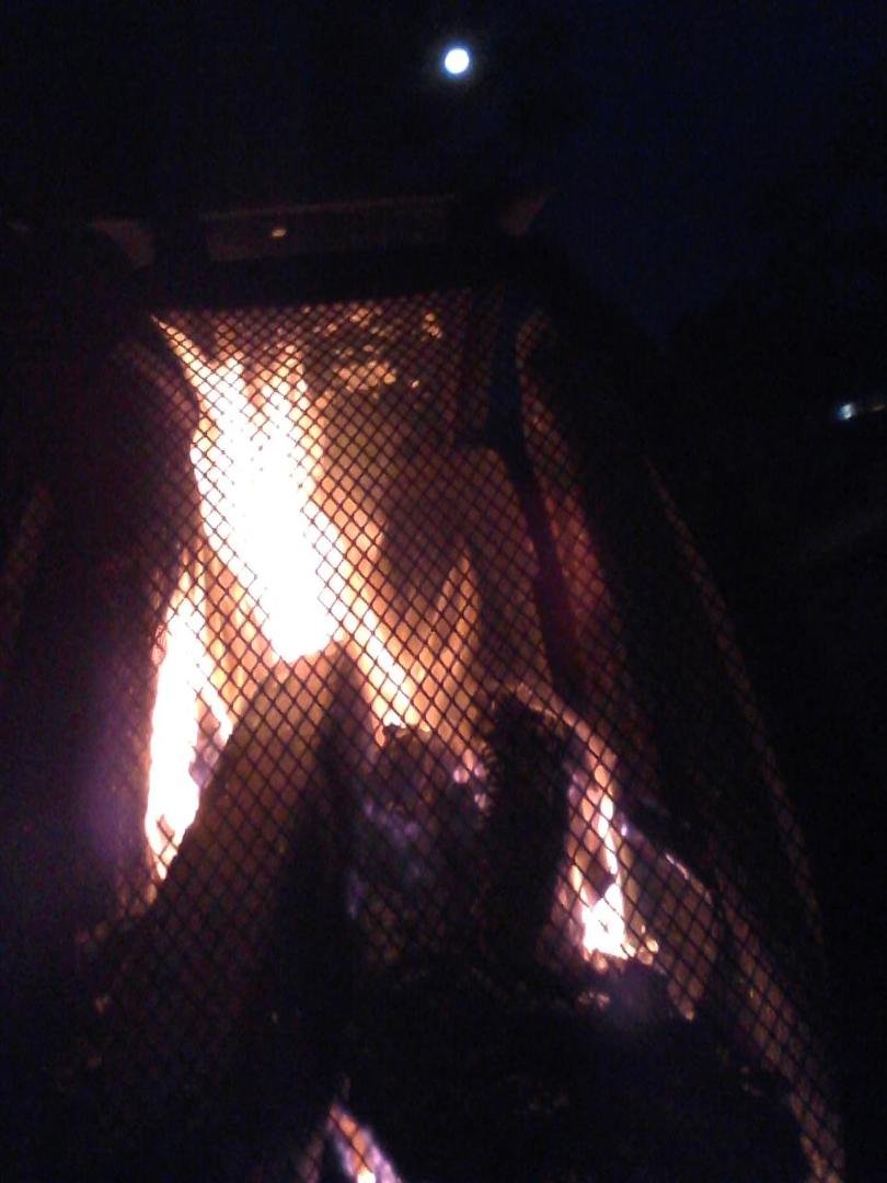 Campfire and a full moon (almost) in the background. Wine and beer on the menu. All alone with Ralph (Bear) oh yah, mountain lions calling. Ooh yahhh country living.