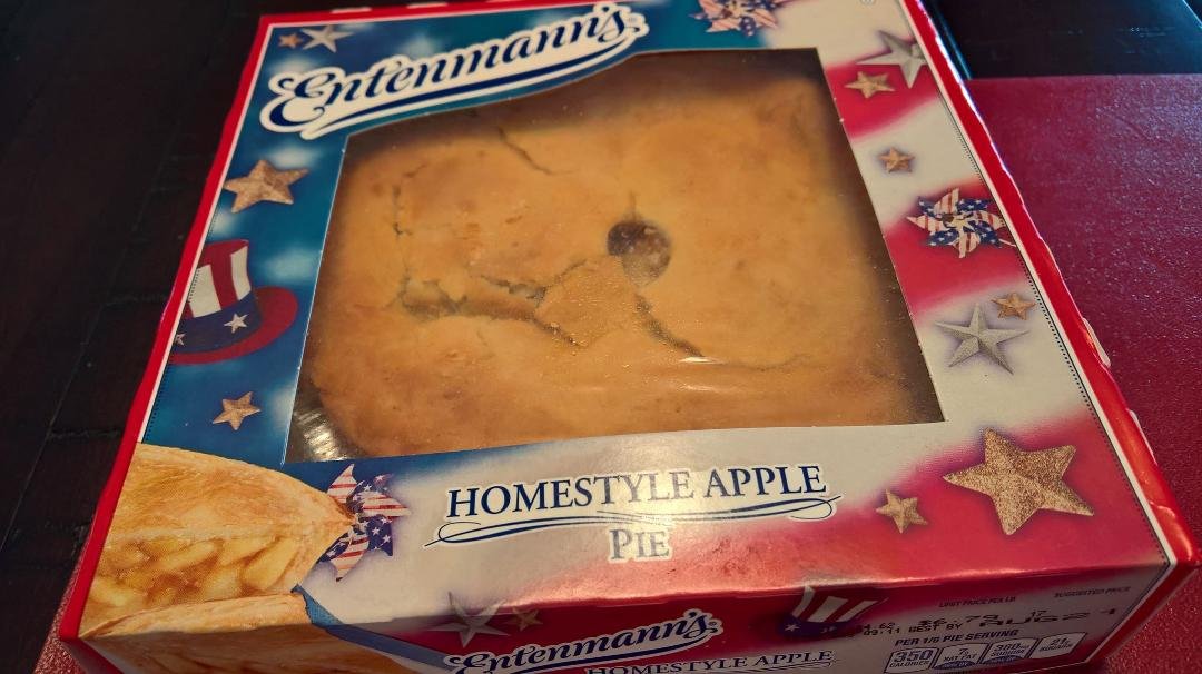 My special gift from my children in New York (veronica)can't wait to eat all of it and not sharing...LOL