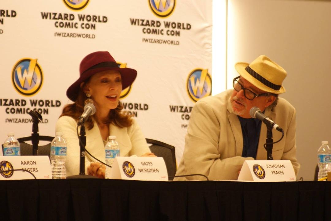 Gates McFadden and Jonathan Frakes (Crusher and Riker) at Nashville Comic Con Sunday.