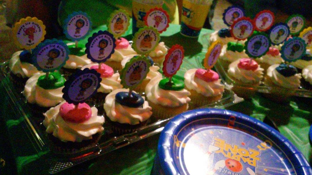 Logan's cupcakes