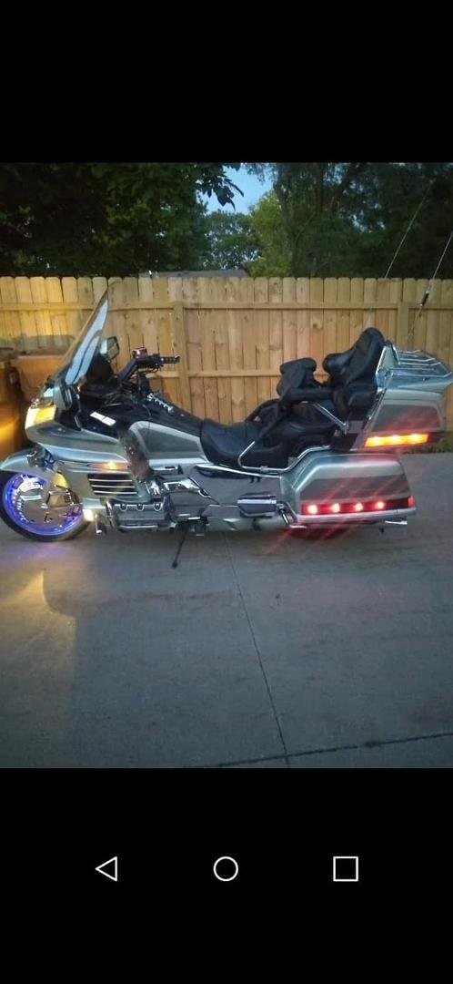 Johnny Moore's album, Mobile uploads