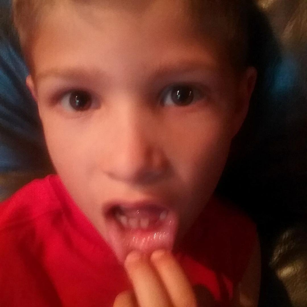 Wow! What a day...as you saw I had lunch with my oldest grandson ...and my youngest grandson Ashton lost his tooth ib school today. #5...and Mom & Dad finally made it home. Nana's tired....but had a wonderful time with th