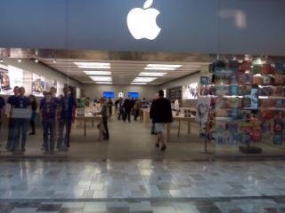 Oh Yeah Bebe! 
The Apple Store is finally open at the Galleria Mall in Roseville!