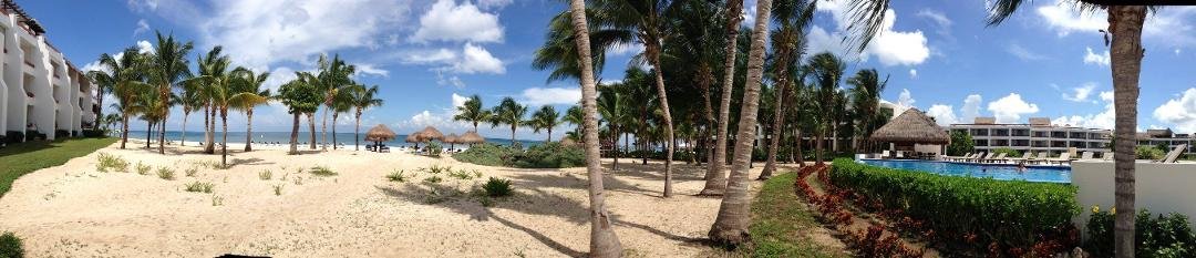 Johnny Pate took this panorama of the Residencias Reef. Makes me homesick.