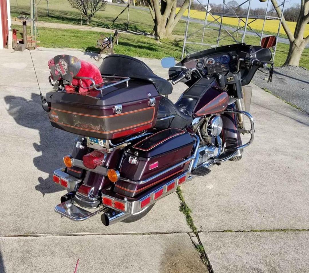 My health dictates that I sell my 1987 Flhtc Electra Glide Classic evo that looks and drives like new. in Easton Marryland. 15 miles since it was Md Inspected best price at $4,300 / obo
443/521/0835 call anytime