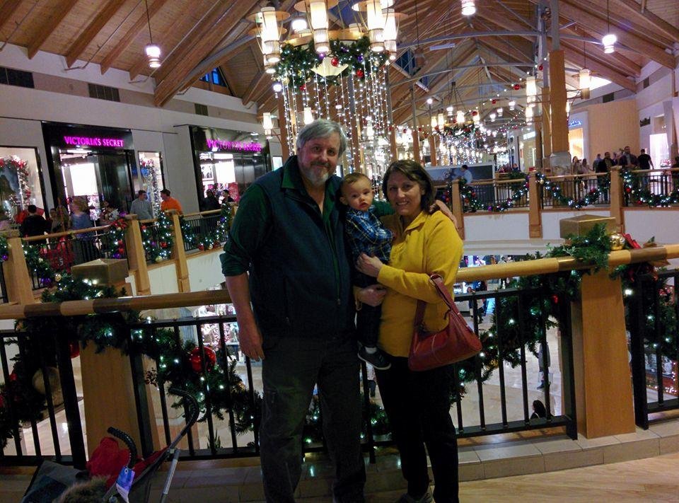 Fun at the mall with Oz!!!