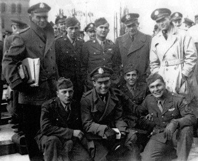 Lt. Parrish's crew of the B-24 named "Old Grand-Dad's Dream.
My uncle Lt J D Ward Jr is the officer kneeling second to right.