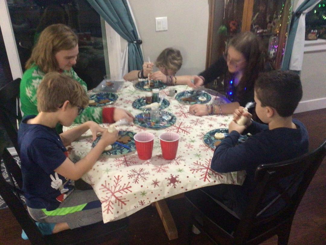 Decorating cookies