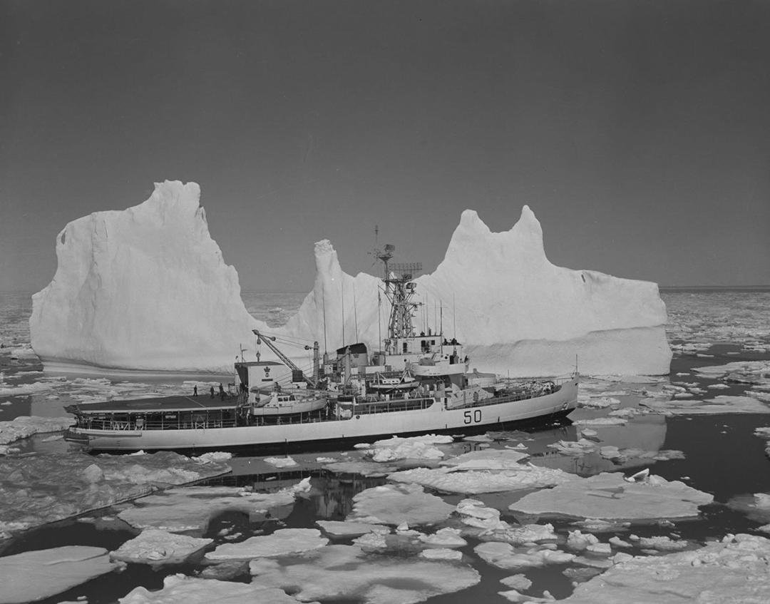 Did you know on this day in 1953?
#OTD 27/9/1953 #RememberRCN -HMCS LABRADOR arrives in Esquimalt. She is the first RCN ship and first warship to transit the Canadian Northwest Passage from Atlantic to Pacific Oceans.