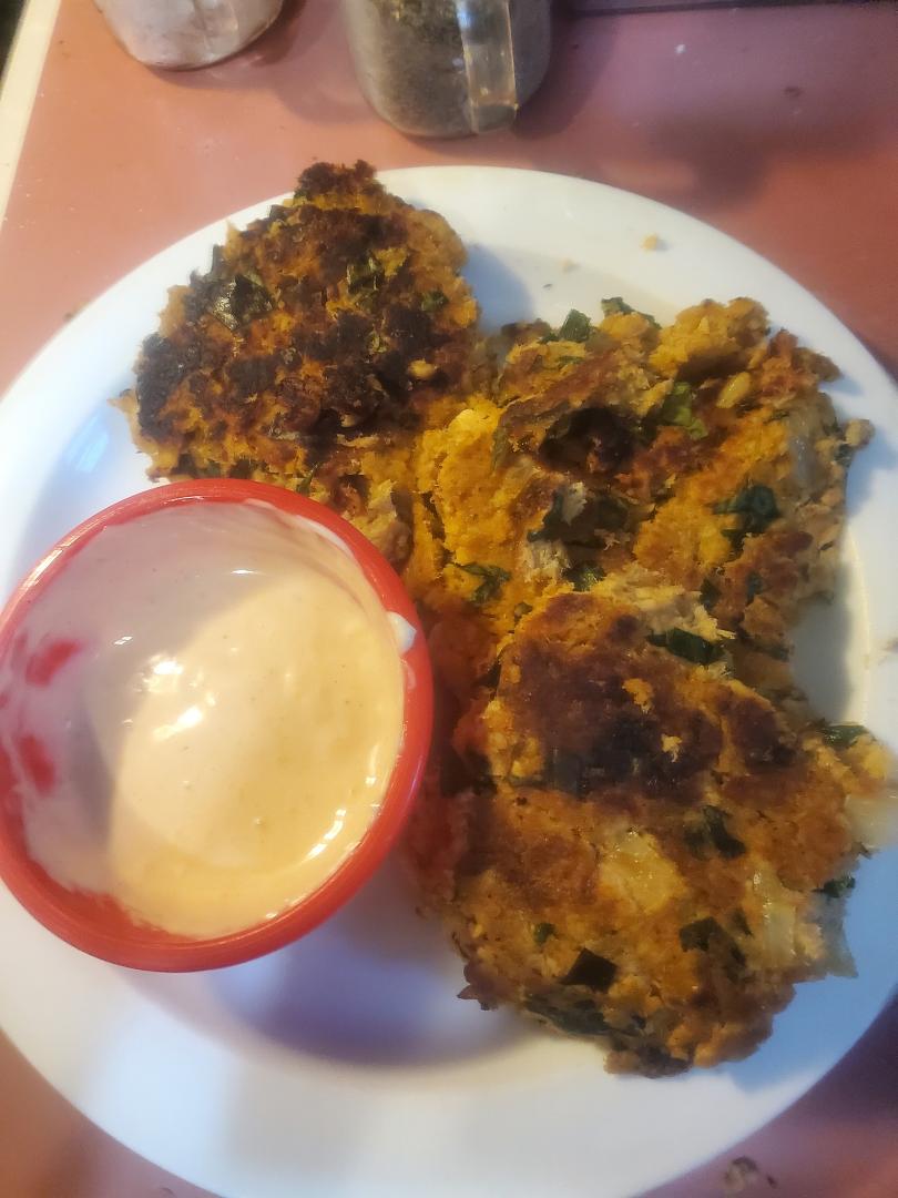 I found this recipe for these Mediterranean style salmon patties with feta cheese and spinach