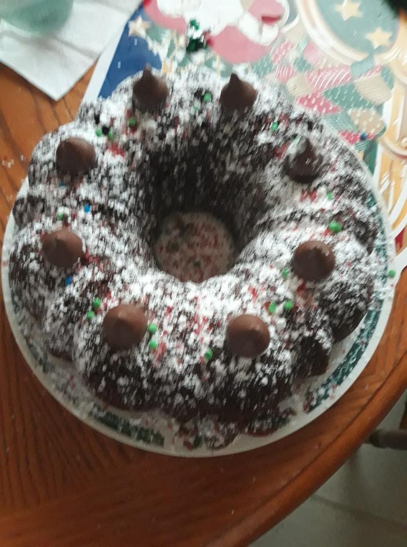 No pineapple cake this year...Andrew..Chocolate Bundt cake instead..🎄🤗