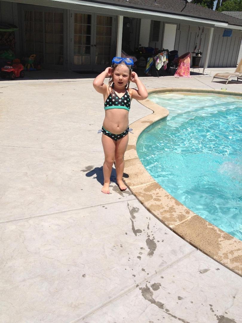 Swimming at Lauryns !
Goodbye lazy summer days we r off to school!!!