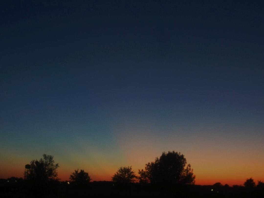 from Summit Church this evening....the Sunrays in the sky on the horizon made me think of a Japanese rising Sun battle flag, camera just didn't capture the effect.....bonzai! (OK i'm a little out there on this one)