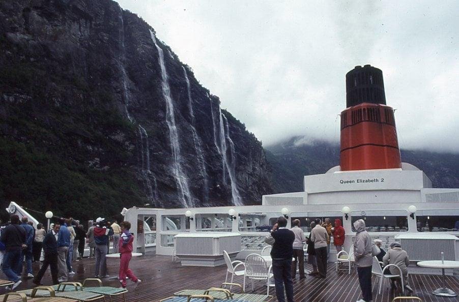 TIGHT FIT - Queen Elizebeth 2, transiting GIERANGERFJORD, Norway, July 1991