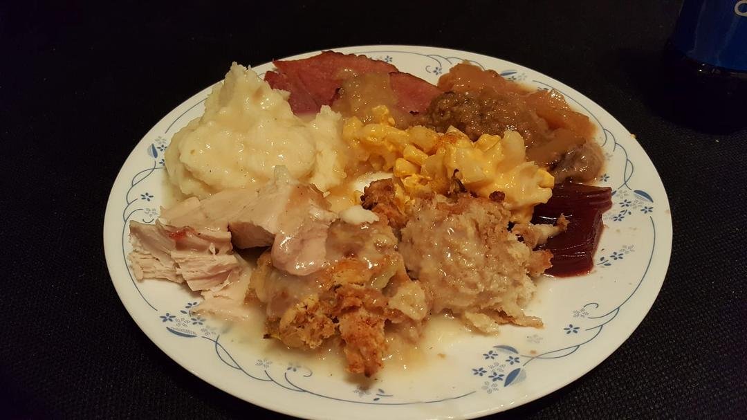 Christmas dinner...time to eat!