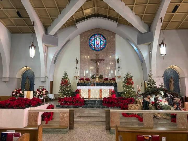 St. Gregory the Great - last day for our Christmas celebrations.
 The altar was so beautifully decorated.