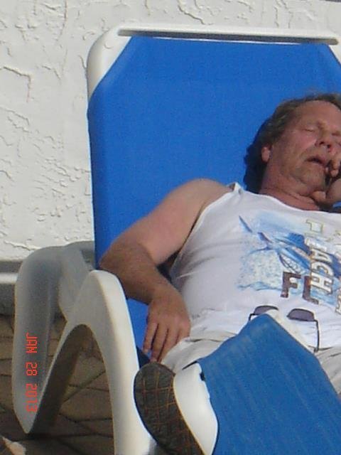 Thought Dwight was totally relaxed at the pool last week but then NOPE even when he sleeps he is busy busy too funny