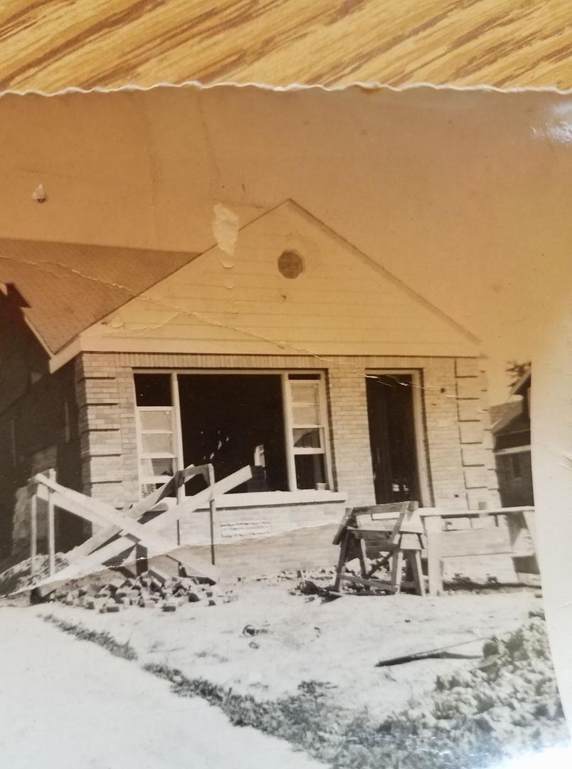 The Godin house being built. Patrick ODonnell do you know what year this was??