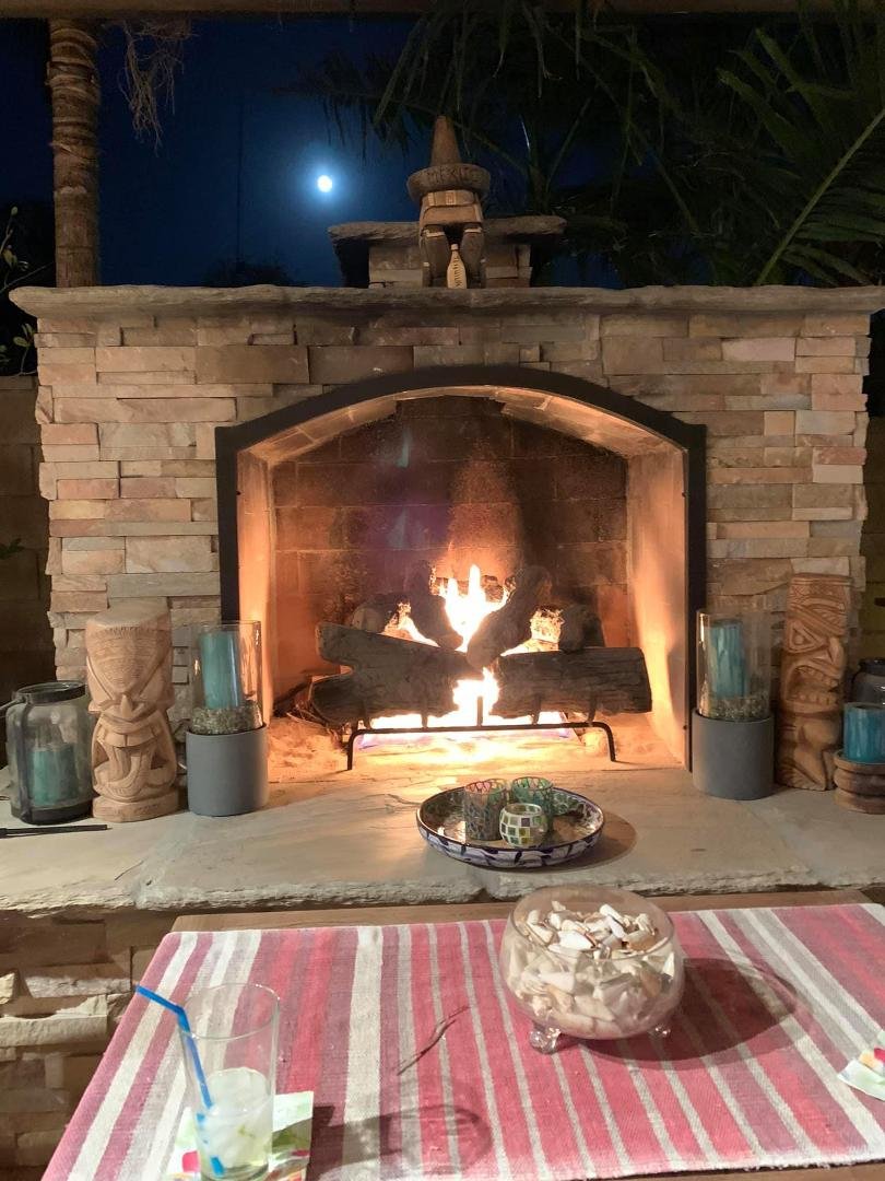 Nice night to be out on the patio and have a view of the full moon !