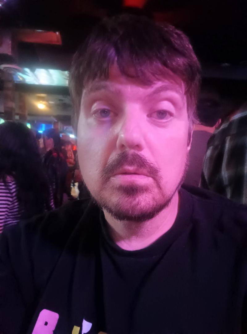 In a very rare occurrence for me, I went to a little dive bar with a couple of my buddies in Anaslime called Juke Joint Bar Anaheim on Friday night instead of going to see the new Tron movie! I haven't been to a bar since
