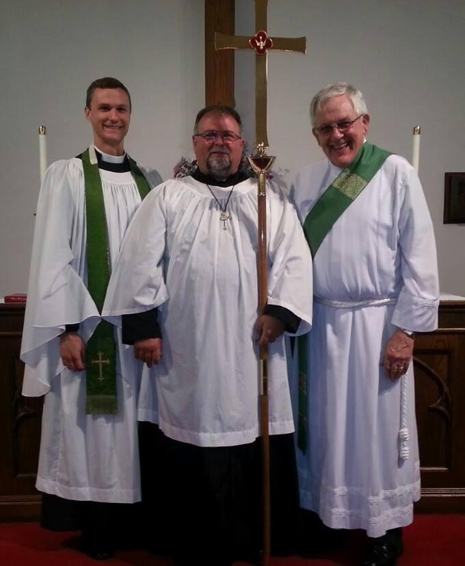 serving communion on this beautiful Sunday morning. With Father Jimmy Abbott and Deacon Bob Lowry at Holy Comforter Episcopal Church