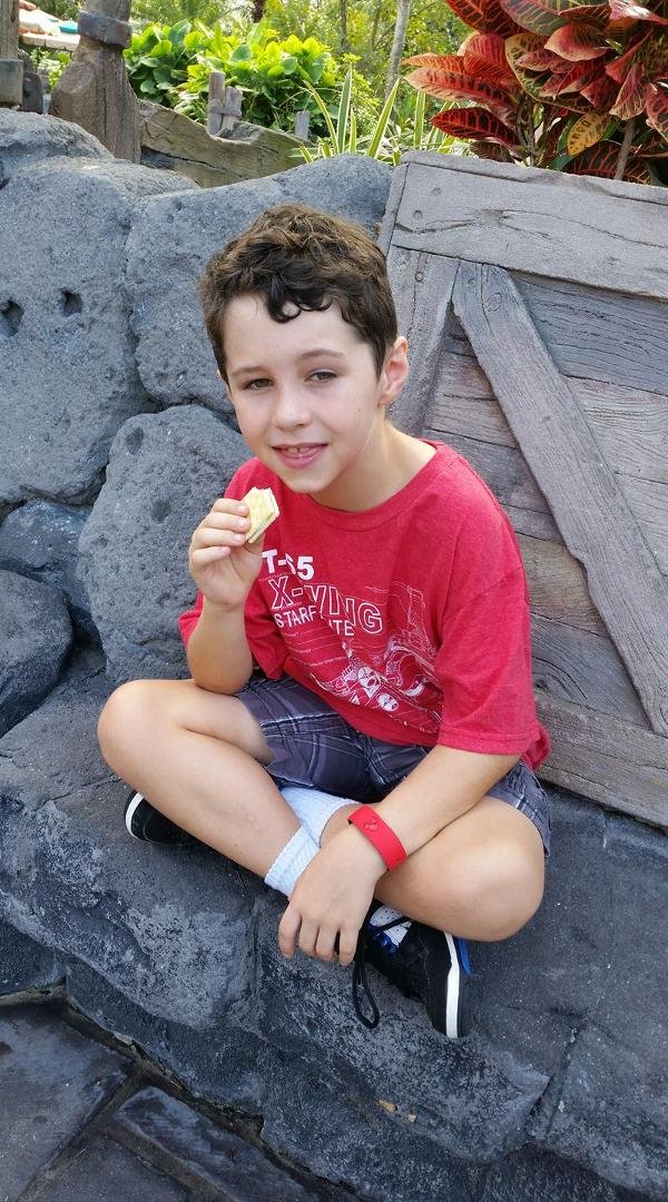 Another day at Disney.....another day of L-O-N-G lines!
