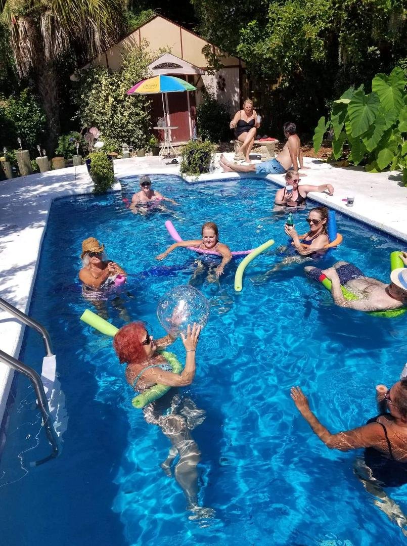 Can't wait for swim party...on the lower right...last time we saw lyn ett...e