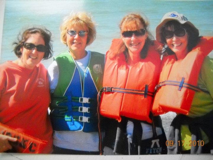 Taking advantage of the mid 70's temps while they last. Sixteen of us went canoeing. Next time I think I'll try the kyak...no one wanted to do that cause you get a little wet.
