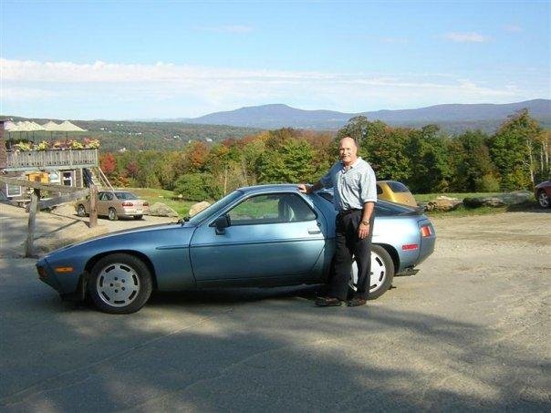 Fall in VT with the Porsche at The Tea House in Stowe...