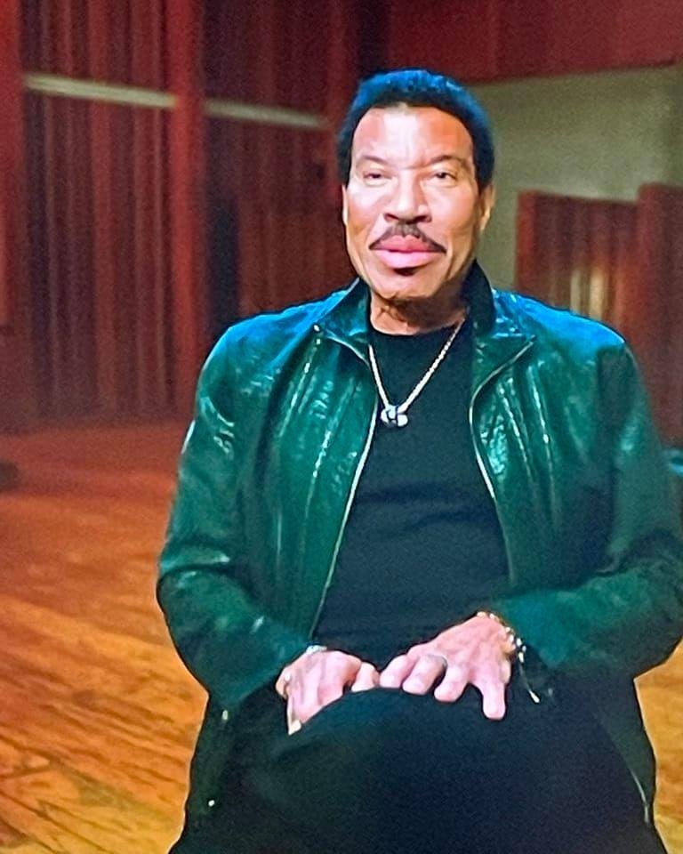 Lionel Richie Out Here Looking Like Simba
The Lion King...
The Actual Factuals... 💪😬