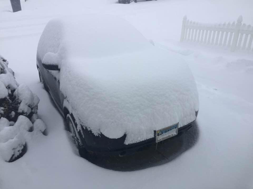 A beautiful Wyoming day❄️❄️❄️so glad I went shopping yesterday. A good day to stay inside and cook meat. Lol sorry it's a guy thing I believe 🥓🍗🍖🍔🌭