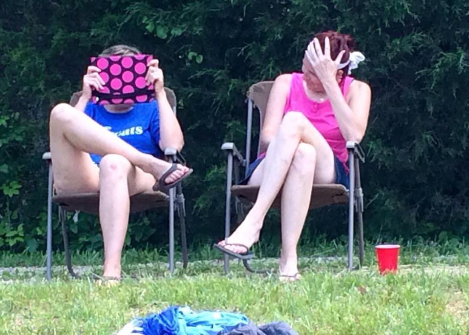 Diva's not wanting their picture taken