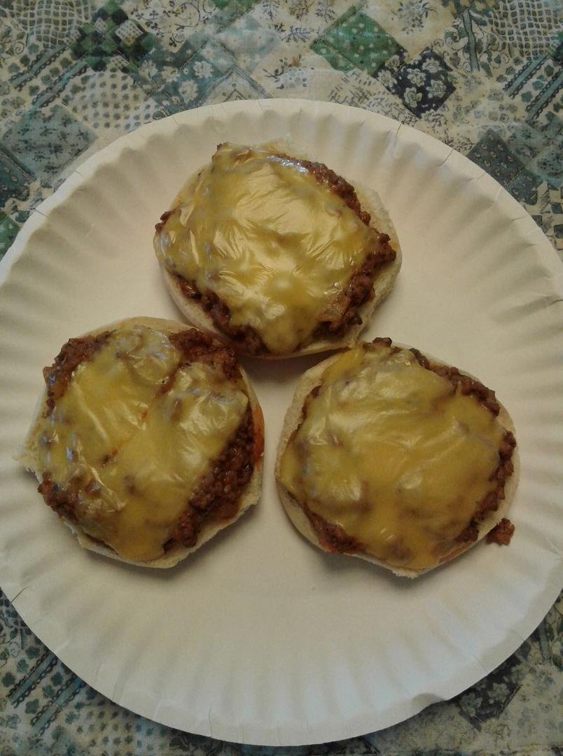 I tried to make pizza burgers like we had in school. Found a recipe online that looked like them. They were pretty good but didn't taste quite like I remembered.