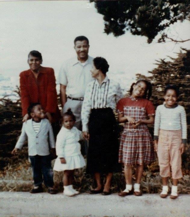 TBT
Buena Vista Park, Haight/Ashbury - Mom & Dad, Bea, Craig, Sandra, Me and Linda Jenkins (RIP) !! 1959..