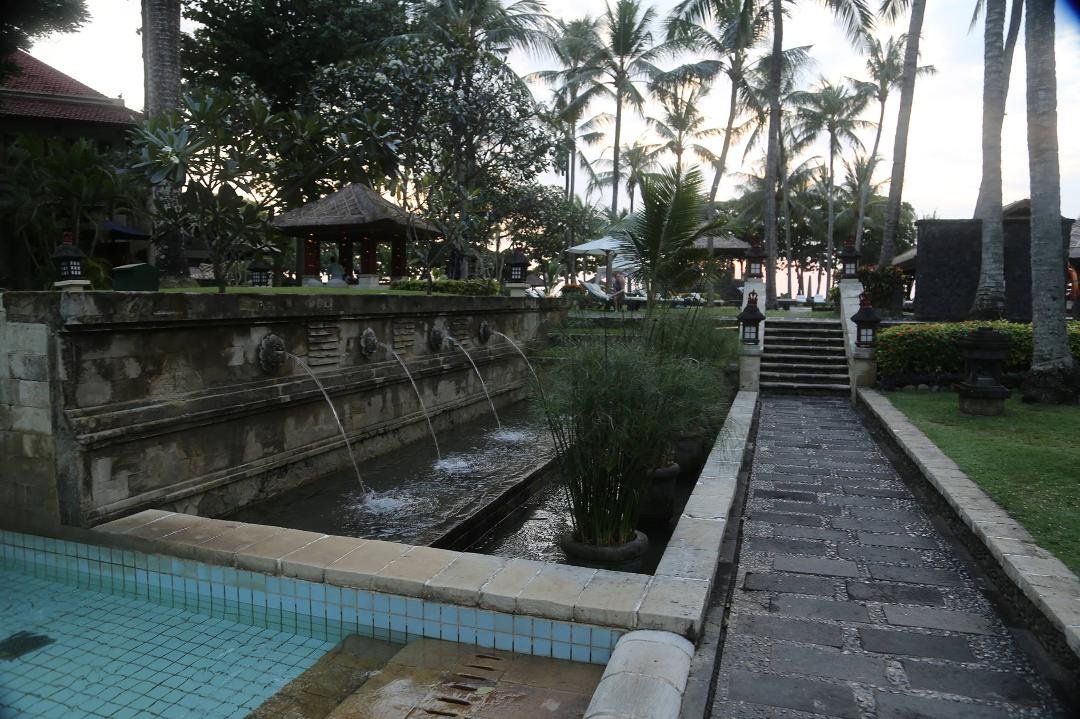 Speaking at the Vision Solutions Asia Partner summit in Bali.   Its an amazing place... and a steam bath!
