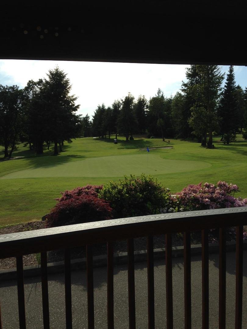 Awesome 18th at Madrona Links