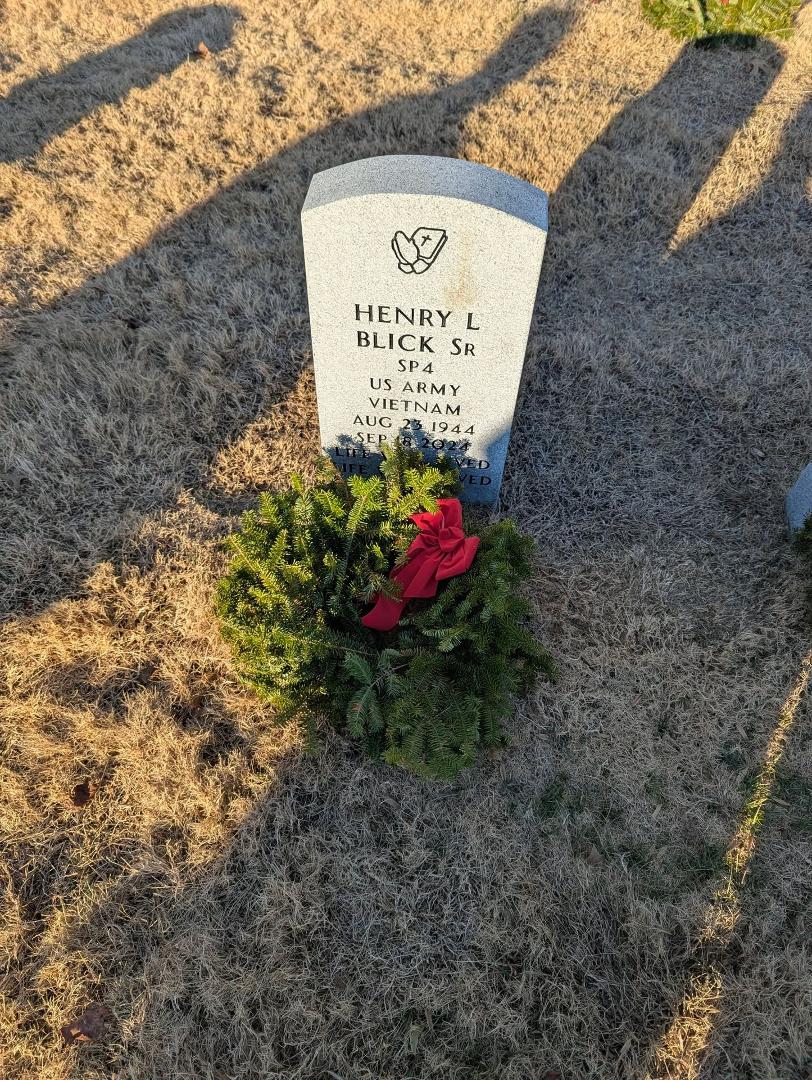 I came to see you Dad! It's been 2 Christmas's without you.
We love and miss you