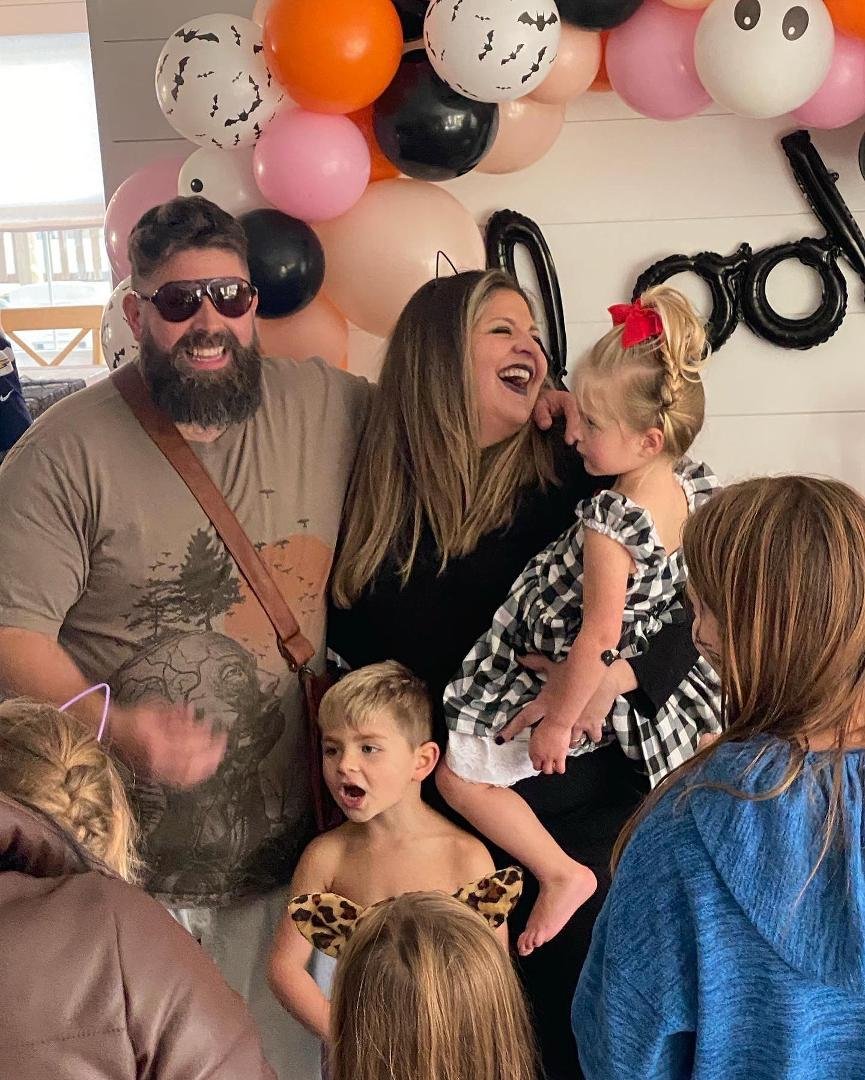 Evie turns 3. Lynch party of 5