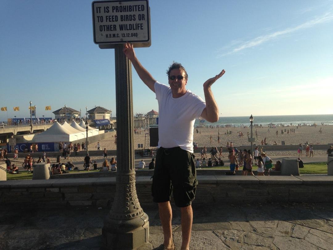 No... I didn't enter the surf contest. That way I couldn't lose !
