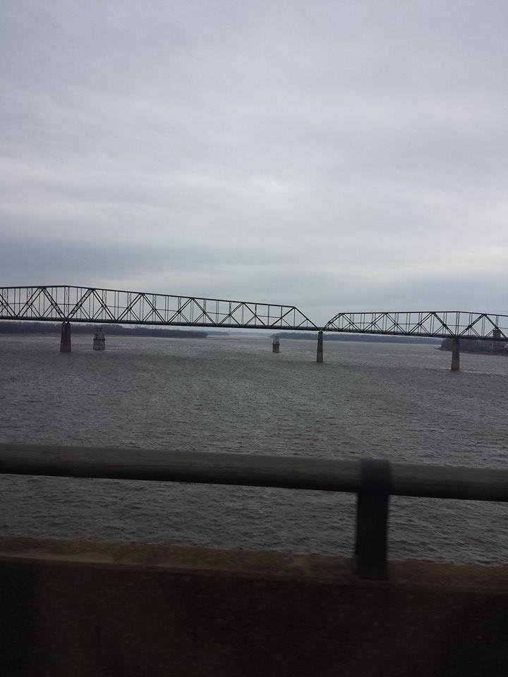 Don't have time to stop & say "hi" to Heather Thomas on our way home across the Mississippi River.