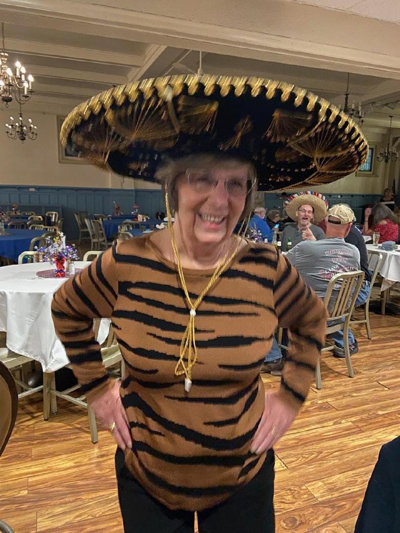 Having great time at Cinco de mayo at the Elk's Lodge.