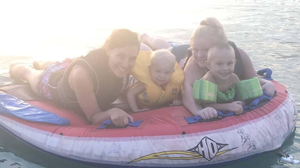 Amber, Juni, Ronin & Makayla