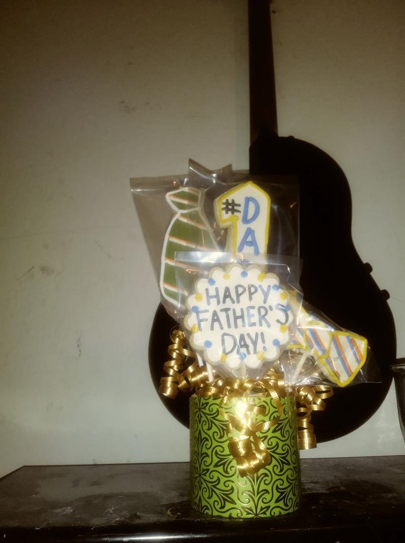 Ah how sweet my grand babys just gave me this thank you victoria christen and Allex.