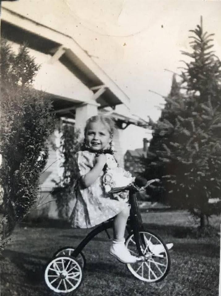 A very young Judy!