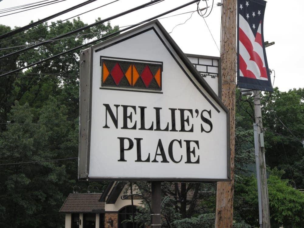 After all these years finally had a pizza at Nellie’s Place. Enjoyed the thin crust pie immensely. 🍕