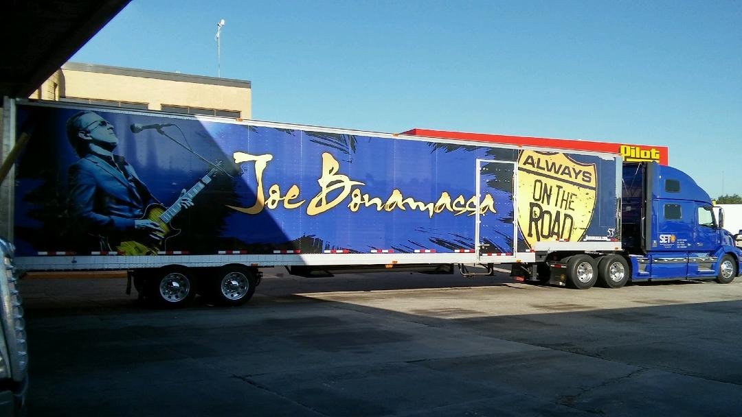 Tim seen this truck at a truck stop and sent it to me.  I am a fan of Joe.