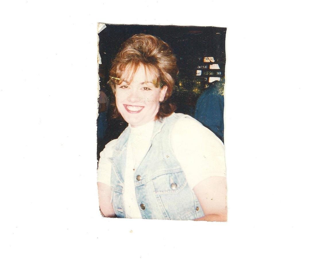Happy Birthday to my beautiful daughter Kim in heaven. you would of been 43......Party on with grandma and grandpa and your newest addition to heaven uncle Bob............Love u to the moon and back......... you would be s