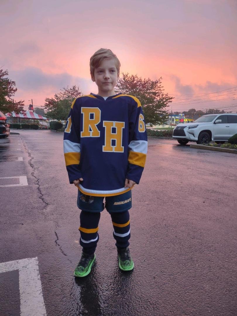 Leo had a hat trick today for the RiverHawks Mite B White team against the Hamden Dragons 15-0. Great effort by these kids 23 wins 1 tie 0 losses this season