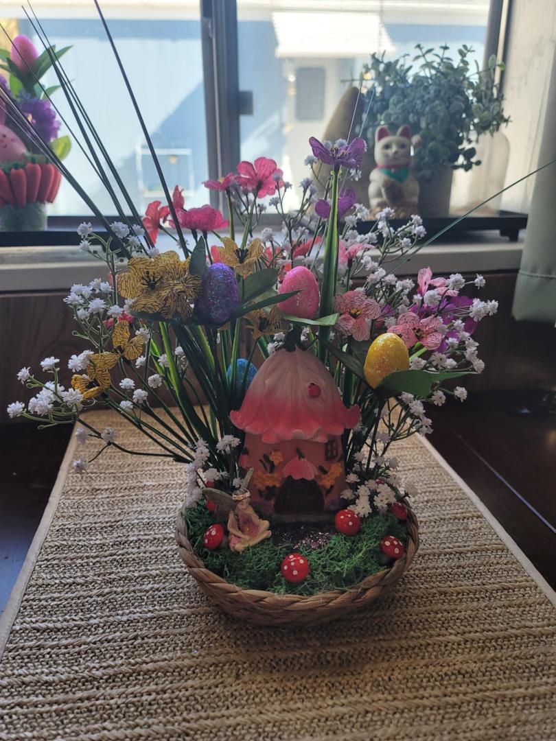 Well Spring is here...a bit of arts and crafts to welcome the season in. :)